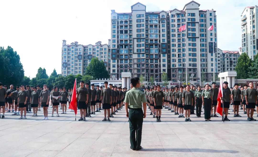 郑州市实验中等专业学校2022级新生军训